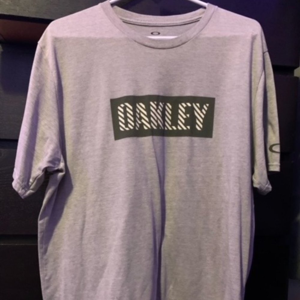 XL Oakley Tee Gray